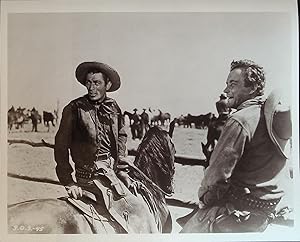 Immagine del venditore per Duel in the Sun 8 x 10 Still 1946 Gregory Peck venduto da AcornBooksNH