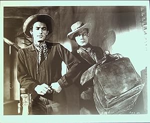 Immagine del venditore per Duel in the Sun 8 x 10 Still 1946 Gregory Peck, Joseph Cotton venduto da AcornBooksNH