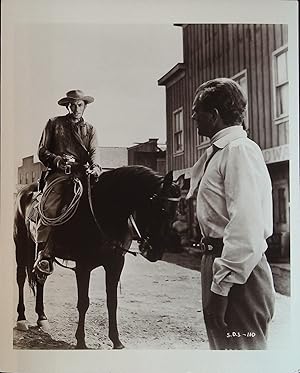 Immagine del venditore per Duel in the Sun 8 x 10 Still 1946 Gregory Peck, Joseph Cotton venduto da AcornBooksNH