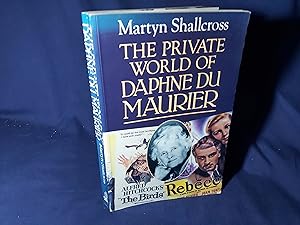 Image du vendeur pour The Private World of Daphne Du Maurier(Paperback,Signed,1993) mis en vente par Codex Books