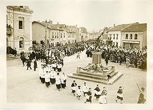 "Cortège funèbre aux obsèques de Mr MAGINOT à Révigny le 11 Janvier 1932" Photo de presse origina...