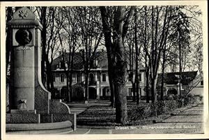 Ansichtskarte / Postkarte Drezdenko Driesen Neumark Ostbrandenburg, Bismarckdenkmal mit Schloss
