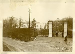"Villa du Maréchal JOFFRE à Louveciennes 1931" Photo de presse originale WIDE WORLD PHOTOS Paris ...