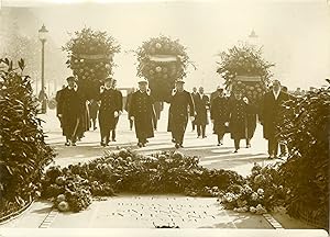 "Tombeau du Soldat Inconnu (Fête de la Toussaint 1931)" Photo de presse originale G. DEVRED / Agc...
