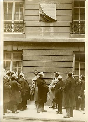 "Inauguration d'une plaque à la mémoire du Général Ferrié 2 square de la Tour Maubourg Paris le 1...