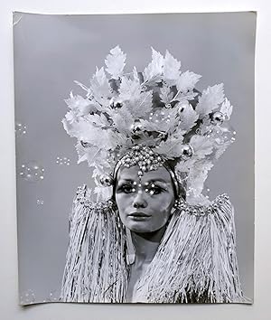 Brigitte Dittner (Foto) - extravagante Damenhutmode um 1970 - 3 professionelle Studioaufnahmen, s...