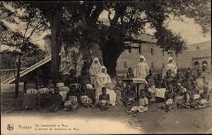 Seller image for Ansichtskarte / Postkarte Niassa Mozambik, L'ouvroir de dentelles au Mua for sale by akpool GmbH