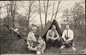 Foto Ansichtskarte / Postkarte Männer und Frauen mit Zelt und Hängematten