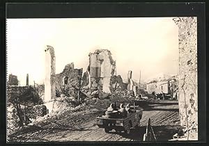 Immagine del venditore per Carte postale Monte Cassino, Schlacht 1944, Amphibisches Fahrzeug passiert ruines venduto da Bartko-Reher