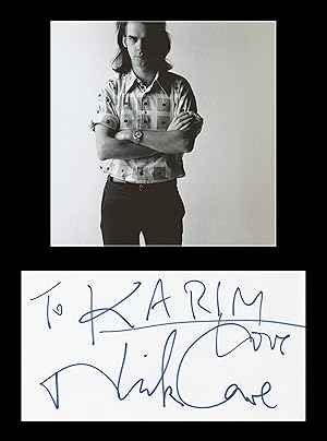 Bild des Verkufers fr Nick Cave - Rare carte ddicace + Photo - Bruxelles 90s zum Verkauf von PhP Autographs