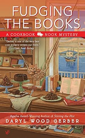 Immagine del venditore per Fudging the Books (A Cookbook Nook Mystery) venduto da Pieuler Store