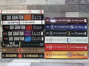 Seller image for Sue Grafton: The Kinsey Millhone Mysteries : 'A' Is for Alibi/'B' Is for Burglar/'C' Is for Corpse/'D' Is for Deadbeat/'E' Is For Evidence [Boxed Set] for sale by Archives Books inc.