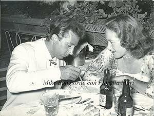 Fotografia originale, Mike Bongiorno con l'attrice Fiorella Mari 1956ca.