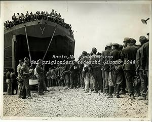 Rara fotografia originale Anzio/Nettuno imbarco prigionieri tedeschi Giugno 1944