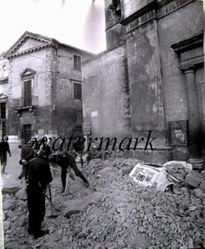 Fotografia originale, Tuscania (Viterbo) il terremoto del 6 febbraio 1971