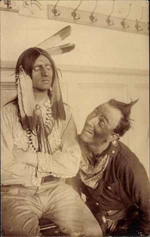 Foto Ansichtskarte / Postkarte Indianer, Feder, Cowboy, Halstuch, Schauspieler, Hatty and Mac Deece