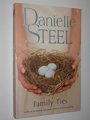 Immagine del venditore per Family Ties venduto da Manyhills Books