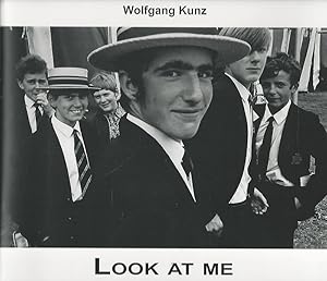 Seller image for Look at me. 22 Schwarz-Wei-Fotographien. London 1966/67. for sale by Lewitz Antiquariat