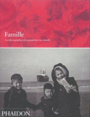 Seller image for Famille for sale by Chapitre.com : livres et presse ancienne