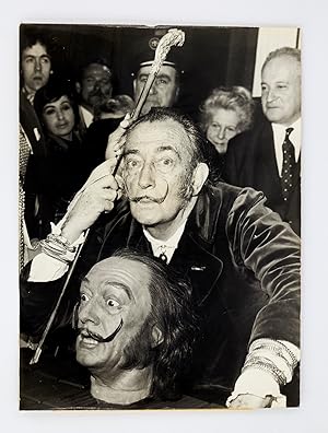 Seller image for Portrait photographique de Salvador Dali for sale by Librairie Le Feu Follet