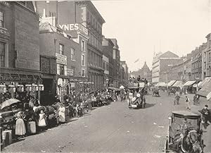 Image du vendeur pour Shoreditch. - Saturday Morning in the High Street mis en vente par Antiqua Print Gallery