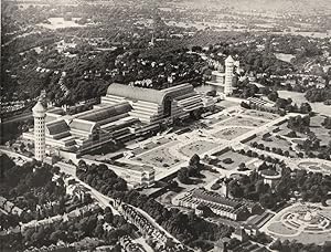 The Crystal Palace before its destruction by fire, 1936