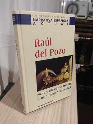 Imagen del vendedor de No es elegante matar a una mujer descalza a la venta por Libros Antuano