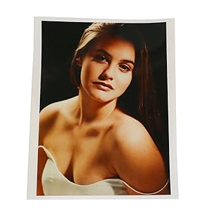 Seller image for ALICIA SILVERSTONE PHOTO 4 OF 5 8'' X 10'' Inch Photograph for sale by Rare Book Cellar