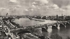 Before evil days feel upon waterloo bridge after a century of London traffic Panorama of the grea...
