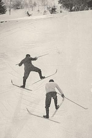 Skieurs Escaladant Une Pente