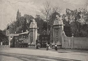 Imagen del vendedor de Hampton Court Palace: The Lion Gates a la venta por Antiqua Print Gallery