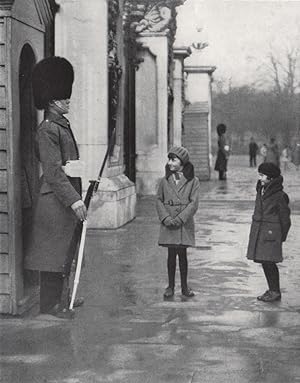 Image du vendeur pour Sentries at Buckingham Palace mis en vente par Antiqua Print Gallery