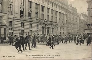 Ansichtskarte / Postkarte La Manifestation du 1er Mai a Paris, Devant la Bourse du Travail