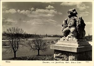 Bild des Verkufers fr Ansichtskarte / Postkarte Dresden Altstadt, Stadtpanorama von Osten, Vor der Zerstrung 1945 zum Verkauf von akpool GmbH