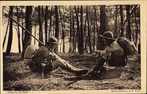 Ansichtskarte / Postkarte Les Scouts de France, Repos, zwei Pfadfinder