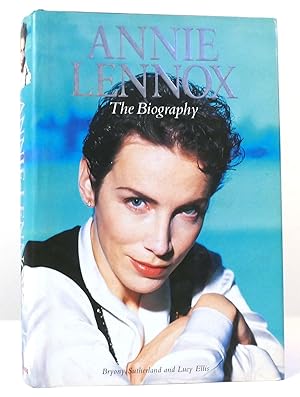Imagen del vendedor de ANNIE LENNOX The Biography a la venta por Rare Book Cellar