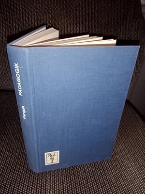 Pädagogik : Zur Besinnung auf d. Phänomen d. Erziehung. Nicolaas C. A. Perquin. [Übers. aus d. Ni...