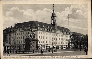 Bild des Verkufers fr Ansichtskarte / Postkarte Dresden Neustadt, Rathaus, Reiterstandbild Augusts des Starken zum Verkauf von akpool GmbH