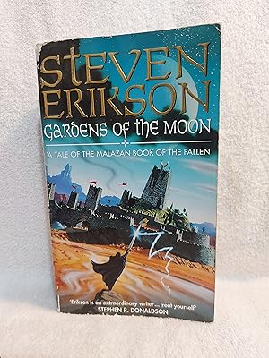 Imagen del vendedor de Gardens of the Moon (Malazan Book of the Fallen : 1) a la venta por JMCbooksonline