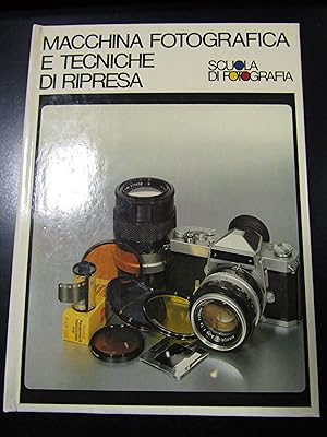 Macchina fotografica e tecniche di ripresa. Scuola di fotografia. Curcio Periodici 1979.