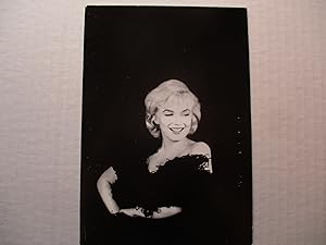 Imagen del vendedor de Eve Arnold Marilyn Monroe An Appreciation Knoedler Gallery 1987 Exhibition invite postcard a la venta por ANARTIST