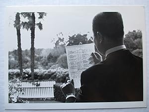 Imagen del vendedor de Helmut Newton Portrait of Mr Chow 1986 postcard a la venta por ANARTIST