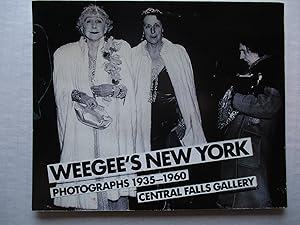 Bild des Verkufers fr Weegee s New York Photographs 1935-1960 Central Falls 1987 Exhibition invite postcard zum Verkauf von ANARTIST