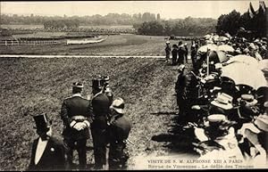 Bild des Verkufers fr Ansichtskarte / Postkarte Paris, Visite de S. M. Alphonse XIII., Revue de Vincennes, Le defile des Troupes zum Verkauf von akpool GmbH