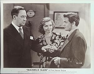 Bild des Verkufers fr Blackwell's Island 8 x 10 Still 1939 John Garfield, Rosemary Lane, Dick Purcell zum Verkauf von AcornBooksNH