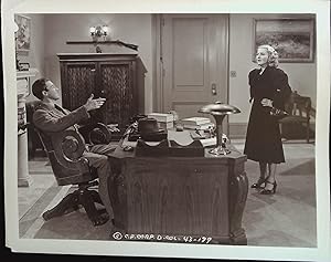 Immagine del venditore per Mr. Smith Goes to Washington 8 x 10 Still 1939 James Stewart, Jean Arthur venduto da AcornBooksNH