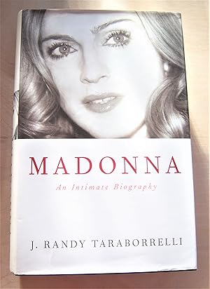 Imagen del vendedor de Madonna: an intimate biography a la venta por RightWayUp Books