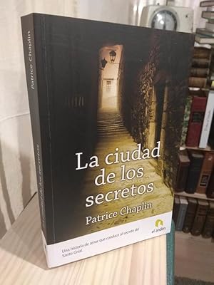 Imagen del vendedor de La ciudad de los secretos a la venta por Libros Antuano