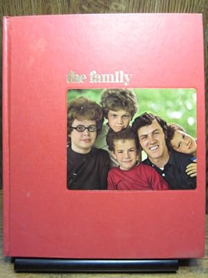 Seller image for THE FAMILY (Time-Life Books) for sale by The Book Abyss