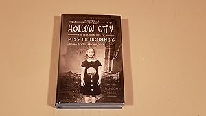 Bild des Verkufers fr Hollow City zum Verkauf von SkylarkerBooks